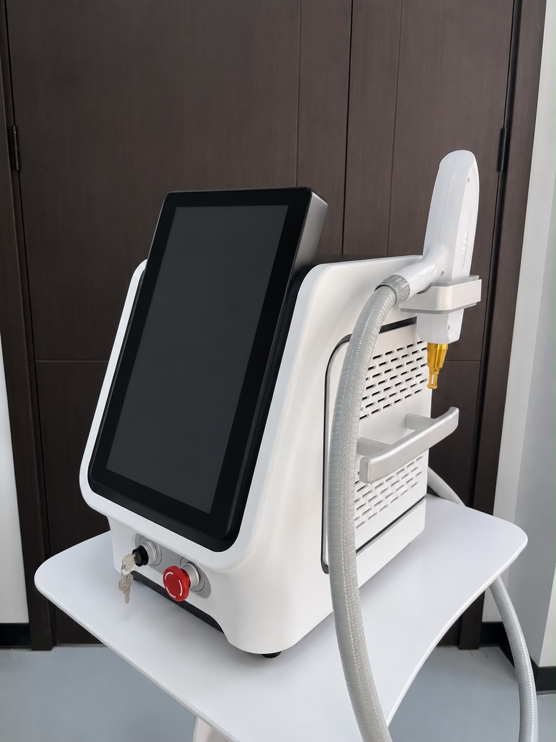 ND:YAG Tatto removal and Carbon Peeling